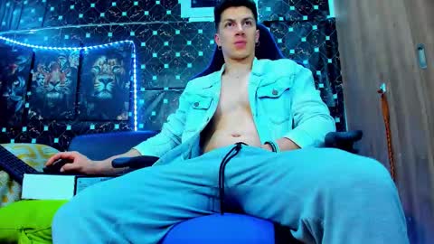 Snapshot of javiersexymann chatting on September 25, 2025, 11:30 pm Javier online show from September 25, 2025, 11:30 pm