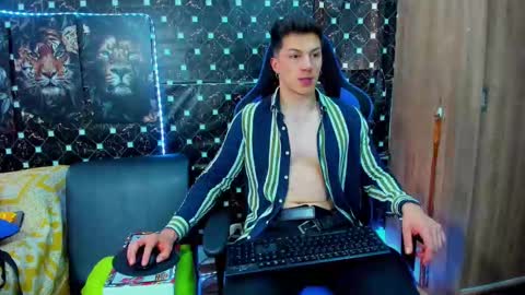 Snapshot of javiersexymann chatting on September 30, 2025, 9:09 pm Javier online show from September 30, 2025, 9:09 pm