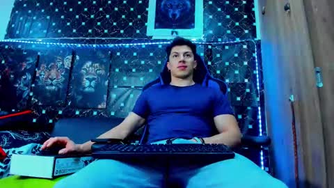 Snapshot of javiersexymann chatting on October 8, 2025, 9:34 pm Javier online show from October 8, 2025, 9:34 pm