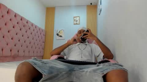 jax_maliq online show from November 18, 2025, 1:11 am