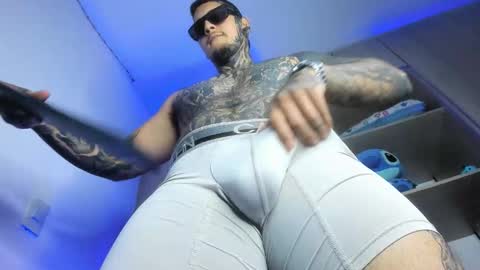 Michael independient model online show from February 24, 2026, 7:23 pm