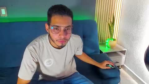 jay_brown69 online show from December 20, 2025, 8:16 pm