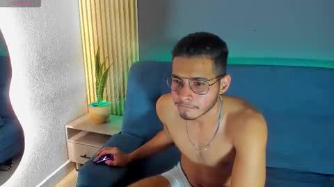 Jay online show from December 15, 2025, 8:35 pm