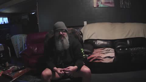 Grand Zaddy or Jay its casual online show from November 12, 2025, 7:03 pm