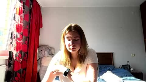 Mia online show from April 18, 2026, 1:15 pm