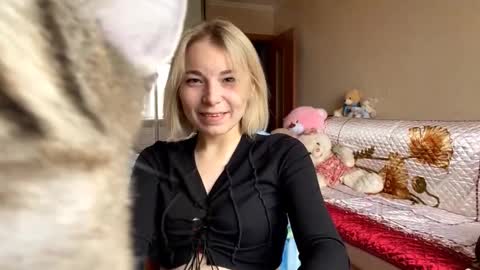 Mira online show from October 18, 2025, 7:42 am