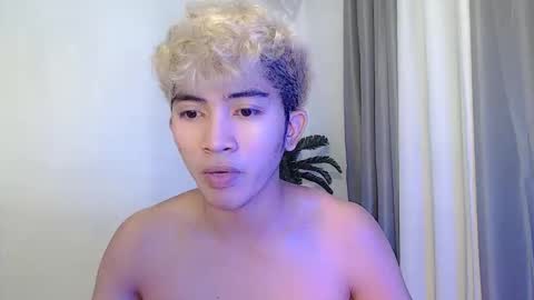 Snapshot of jaysee_hugecox chatting on May 19, 2026, 12:00 pm jaysee_hugecox online show from May 19, 2026, 12:00 pm