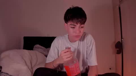 Snapshot of jaythomax chatting on December 15, 2024, 9:24 am jaythomax online show from December 15, 2024, 9:24 am