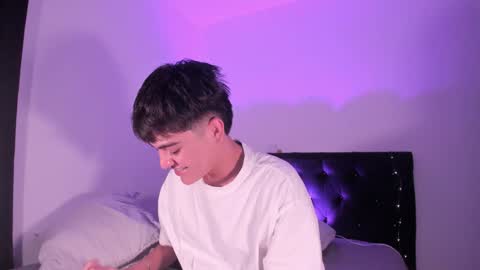 Snapshot of jaythomax chatting on January 12, 2025, 8:25 am jaythomax online show from January 12, 2025, 8:25 am