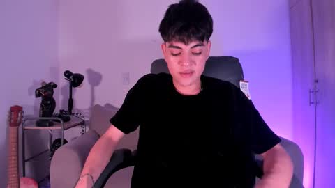 Snapshot of jaythomax chatting on February 2, 2025, 10:46 am jaythomax online show from February 2, 2025, 10:46 am