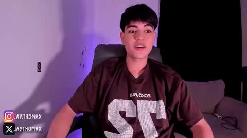 Snapshot of jaythomax chatting on September 30, 2025, 1:32 am jaythomax online show from September 30, 2025, 1:32 am