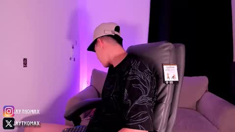 Snapshot of jaythomax chatting on October 1, 2025, 2:06 am jaythomax online show from October 1, 2025, 2:06 am