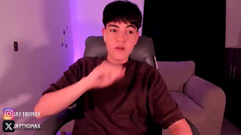 Snapshot of jaythomax chatting on October 3, 2025, 1:24 am jaythomax online show from October 3, 2025, 1:24 am