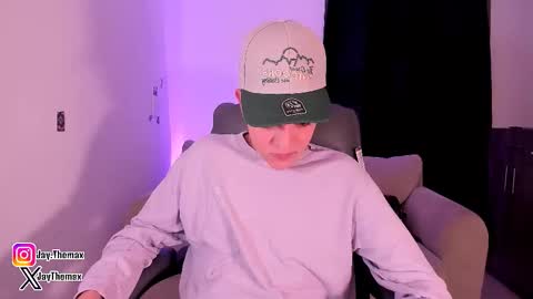 Snapshot of jaythomax chatting on October 10, 2025, 12:53 am jaythomax online show from October 10, 2025, 12:53 am