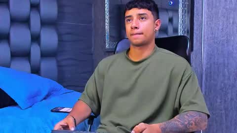 jaze_bradley online show from November 5, 2025, 11:32 am