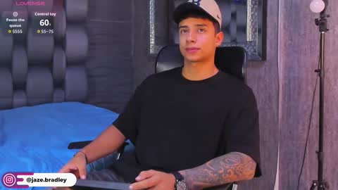 jaze_bradley online show from November 10, 2025, 11:31 am