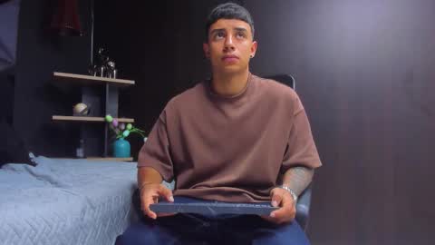 jaze_bradley online show from December 15, 2025, 11:25 am