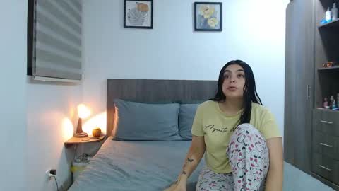 Jazmin and Scarlett online show from April 12, 2026, 2:38 am