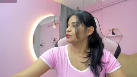 jazmin  online show from October 21, 2025, 2:51 pm