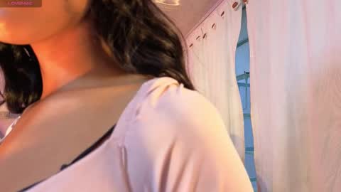 Jazmin  online show from October 28, 2025, 11:36 am