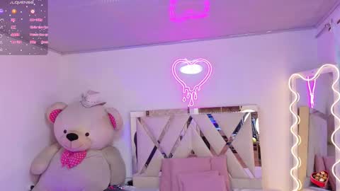 Jazmin  online show from November 10, 2025, 11:53 am