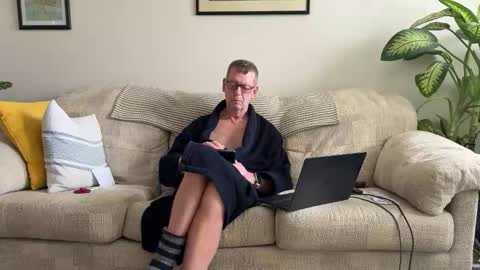 Snapshot of jcar57 chatting on December 5, 2025, 10:57 am Jon online show from December 5, 2025, 10:57 am