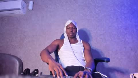 jd thebaby online show from February 6, 2026, 2:20 pm