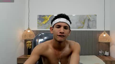 jdwhite18 online show from March 29, 2026, 6:02 am