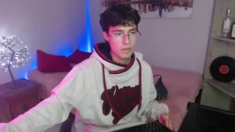 jeam_hot online show from December 14, 2024, 7:57 pm