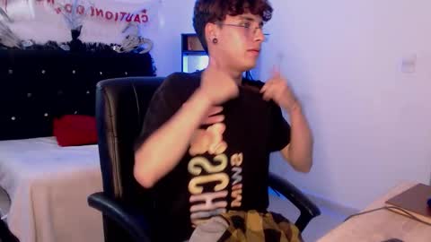 jeam_hot online show from October 30, 2025, 10:10 pm