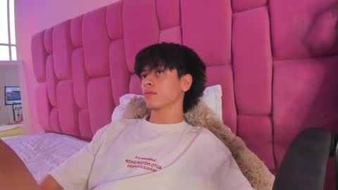 J E A N online show from December 12, 2024, 8:10 pm