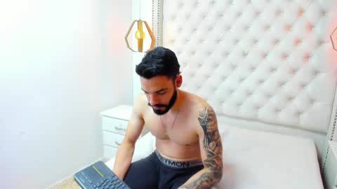 JEAN online show from April 16, 2026, 8:31 pm