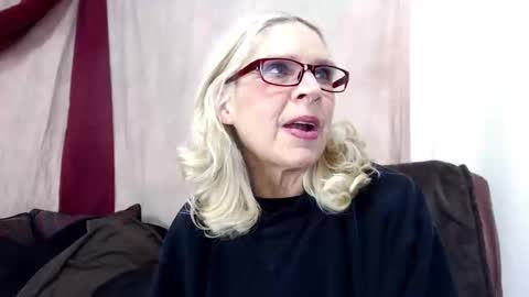 Snapshot of jean_saint_sin chatting on December 20, 2025, 7:04 am Jean Saint Sin online show from December 20, 2025, 7:04 am