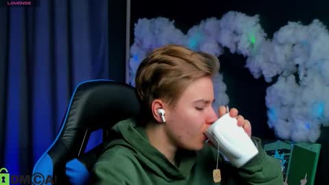 jean_wilsons online show from September 22, 2025, 10:17 am