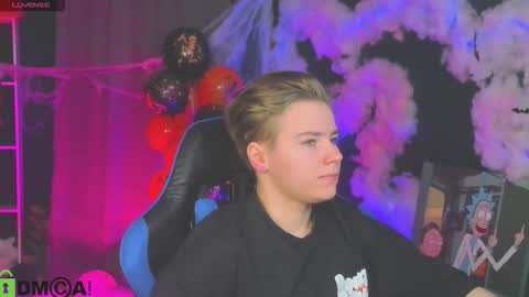 jean_wilsons online show from November 2, 2025, 11:12 am