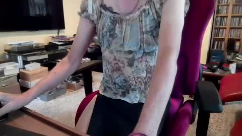 Jeanette James online show from July 21, 2026, 1:24 pm