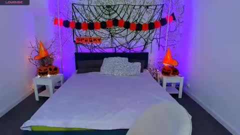 jeanniefox_ online show from October 20, 2025, 6:14 am
