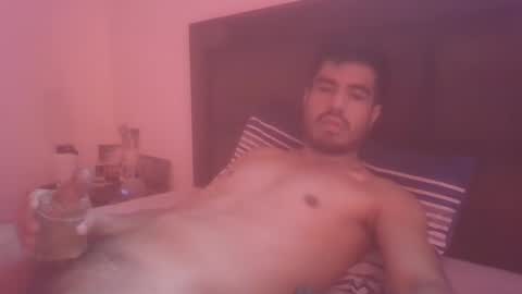 jeanslager online show from January 12, 2025, 5:44 pm