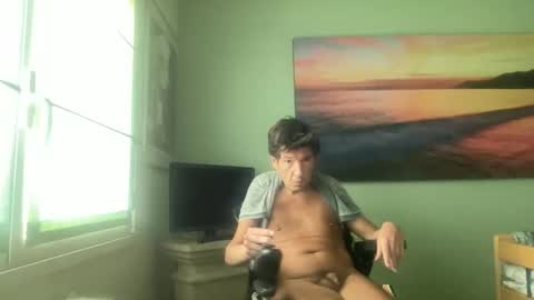 Snapshot of jeanslov chatting on May 13, 2026, 8:34 am jeanslov online show from May 13, 2026, 8:34 am