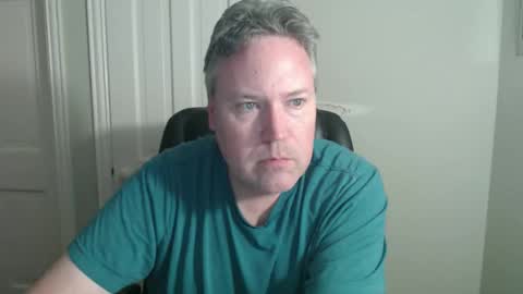 JE online show from December 4, 2025, 2:43 am