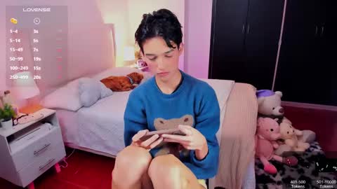  J E V D  online show from December 28, 2024, 2:42 pm