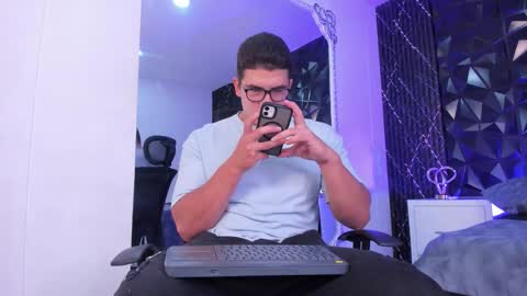 Snapshot of jeffdaltton chatting on December 13, 2025, 8:14 pm Jeff online show from December 13, 2025, 8:14 pm