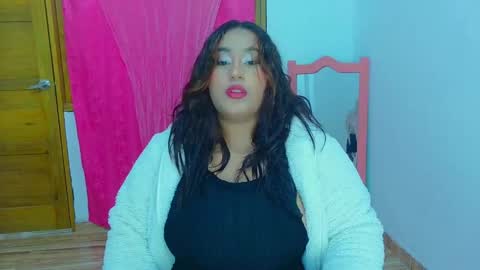 jei_iris online show from May 17, 2026, 11:50 am