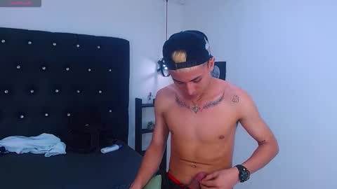 Snapshot of jeic_18 chatting on October 13, 2025, 12:10 am jeic 18 online show from October 13, 2025, 12:10 am