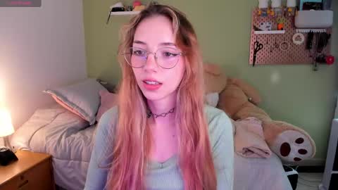 Snapshot of jelly_w5 chatting on May 1, 2026, 11:09 pm Jelly online show from May 1, 2026, 11:09 pm