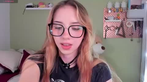 Snapshot of jelly_w5 chatting on June 17, 2026, 1:41 am Jelly online show from June 17, 2026, 1:41 am