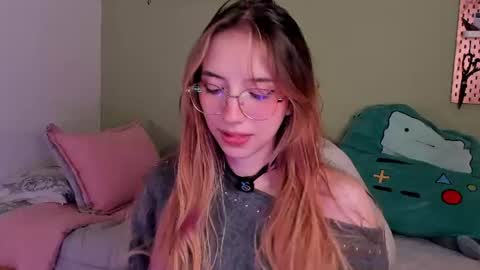 Snapshot of jelly_w5 chatting on July 23, 2026, 1:52 am Jelly online show from July 23, 2026, 1:52 am