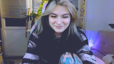 Snapshot of jelyaa chatting on December 18, 2024, 5:21 pm Jelya online show from December 18, 2024, 5:21 pm