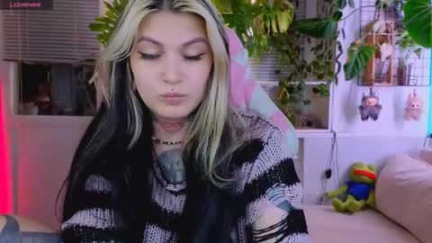 Snapshot of jelyaa chatting on September 8, 2025, 3:33 pm Jelya online show from September 8, 2025, 3:33 pm