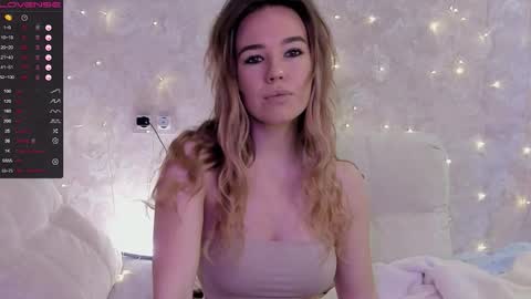 Snapshot of jeniferji chatting on September 17, 2025, 8:16 am EvaSileZ online show from September 17, 2025, 8:16 am